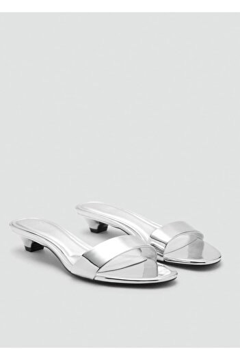 MANGO Woman Sandalen mit Metallriemen