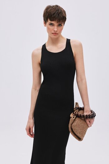 SHERIN Black Back Low-cut Midi Knitwear Dress