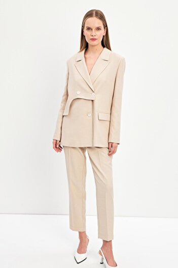 Setre Beige Relaxed Cut Trousers - Waist and Pocket Detail