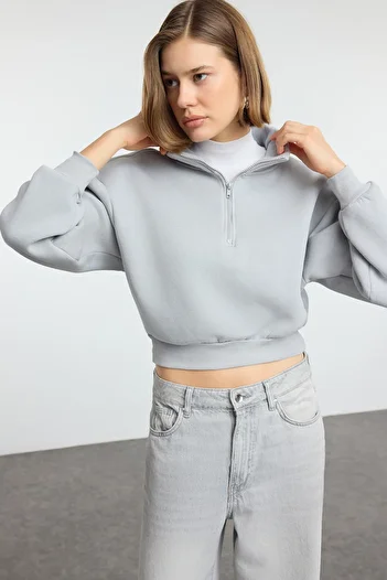 Trendyol Collection Gray Relaxed Fit Crop Basic Zip-Up Stand Collar Thick Inside Fleece Knitted Sweatshirt Twoaw24Sw00221