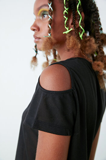 Penti Bu4u Shoulder Detailed T-Shirt