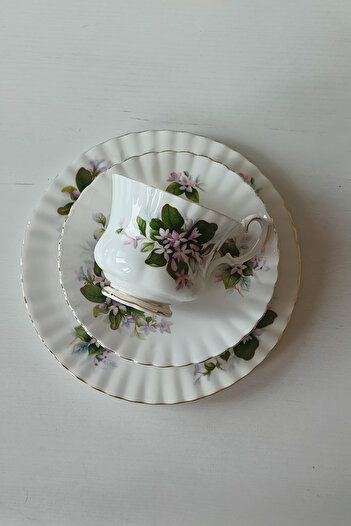 Royal Albert Mayflower Bone China England Large Size Tea Cup 3 Pieces 230 ml