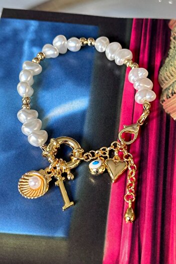 Trendy Butik Letter I Bracelet Pearl Model Oyster, Evil Eye and Heart Dangle Design Letter Bracelet