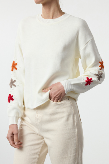 Trendyol Collection Embroidered Ecru Floral Patterned Knitwear Sweater - Tedaw25Kz00011