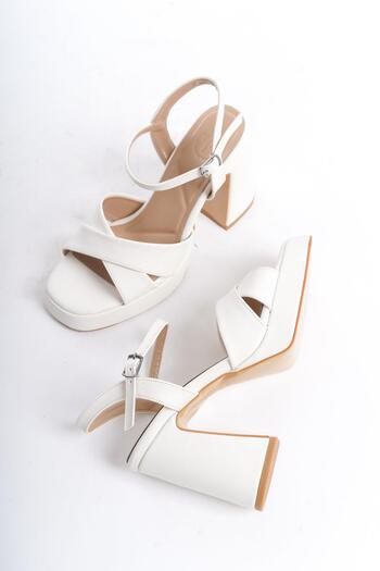 Modabuymus White Cross-strapped Thick Platform Heeled Sahara Shoes