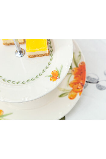 Madame Coco Needle Patterned 2 Tier Cake Stand