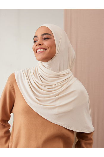 Femple Modest Πρακτικό σάλι ζέρσεϊ Premium |   Χρώμα: Off White |   Μέτρο: Ενήλικος |   Ραμμένο με πηγούνι |   Στιγμιαίο Hijab