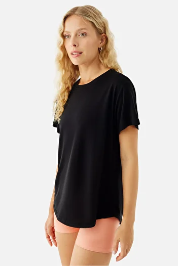Superstacy Sophia Light-Weight Black T-Shirt