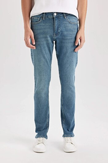 DeFacto Pedro Slim Fit Narrow Fit Regular Waist Narrow Leg Jean Trousers B8418Ax24Au