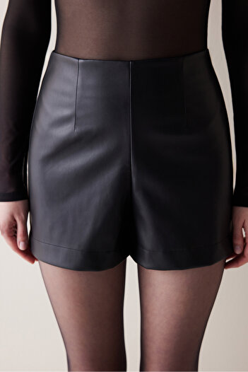 Penti FT Faux Leather Black Shorts