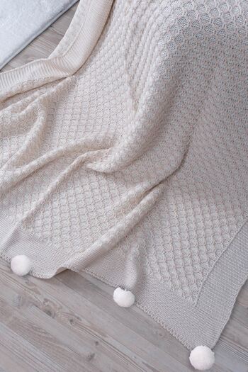 DOUX HOME Star Knitwear Braided Tv Blanket with 10 Pompoms 130 X 170 (Stone)