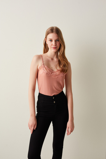 Penti Lace Athlete