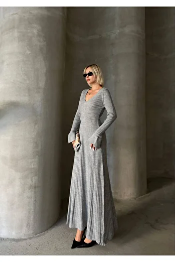 buqre's moda Πλεκτό μάξι φόρεμα ισπανικού μανίκι με βαθύ V λαιμόκοψη