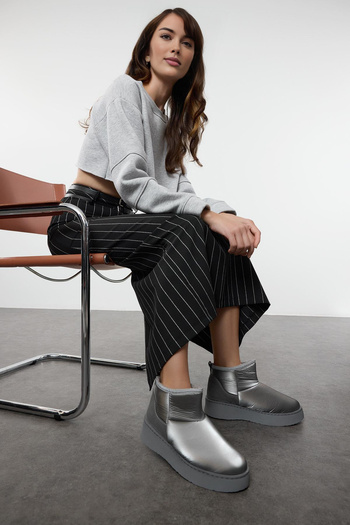 TRENDYOL SHOES Metallic Silver Water Repellent Sheepskin Flatform Women's Boots Takaw25Bo00030