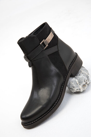 SOHO Dámské černé kozačky – model Bootie z roku 19726