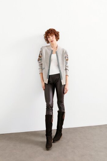 Desen Triko V.Beige Women's Woolen Jacket - Floral Pattern, Prevailing Collar
