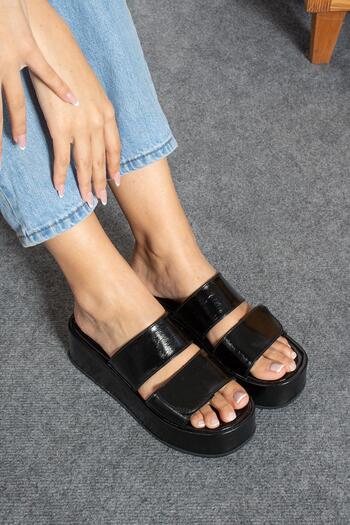 ShoeTek Γυναικείες παντόφλες Fion με επένδυση σόλας με διπλές ρίγες μαύρο λουστρίνι