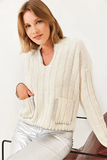 Bianco Lucci Women's V-Neck Shepherd Stitched Embroidered Detailed Pocket Knitwear Sweater 20247523