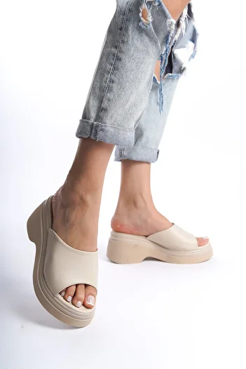Taran Women's Thick Heeled and Combat Slippers - Banded Lori
