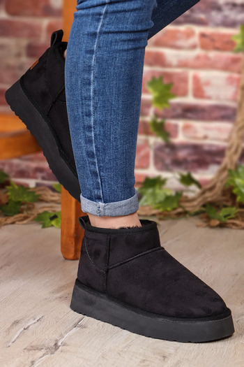 Pierre Cardin Short Boots with Fur Inside