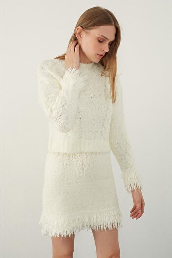 SHERIN Ecru Knitwear Sweater and Skirt Set - Tasseled