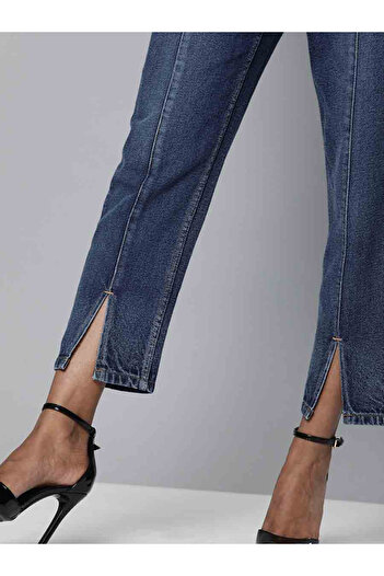Sassafras By Styli Solid Slit Detail Straight Fit Jeans