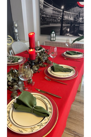 Decamor home Cotton Laceless Stain Resistant Liquid Proof Fabric Red Tablecloth Christmas Table Cloth