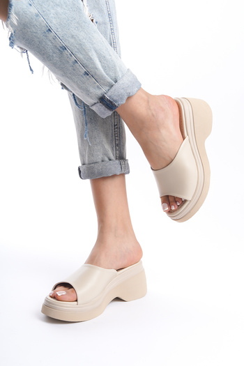Taran Women's Thick Heeled and Combat Slippers - Banded Lori