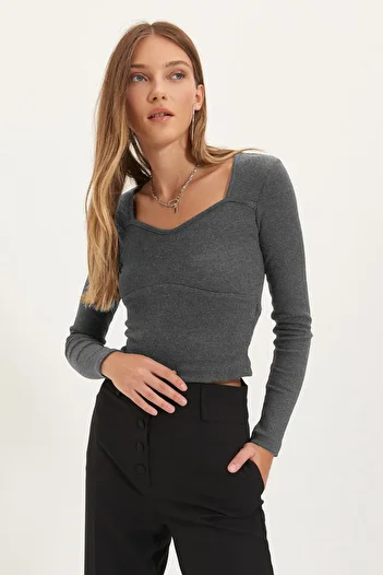 Trendyol Collection Anthracite Stitching Detailed Fitted Crop Ribbed Stretchy Knitted Blouse TWOAW22BZ0530