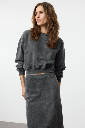 Trendyol Collection Gray Poplin Detailed and Washed Regular/Normal Fit Midi Knitted Bottom-Top Suit Twoaw25Au00082