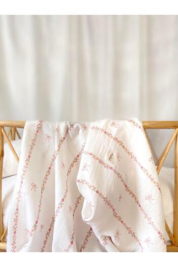 Zezig Bow Line Muslin Blanket