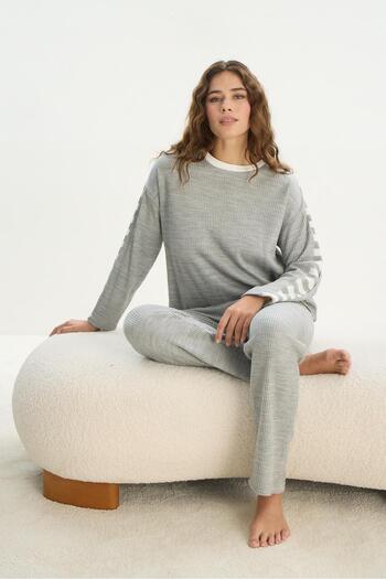 Sevim Women's Long Sleeve Gray Mlelange 100% Acrylic Pajamas Set C9T0N1O61