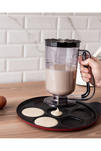 Madame Coco Black Lerond Dough Dispenser