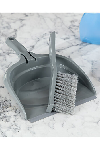 Madame Coco Graque Dustpan Set