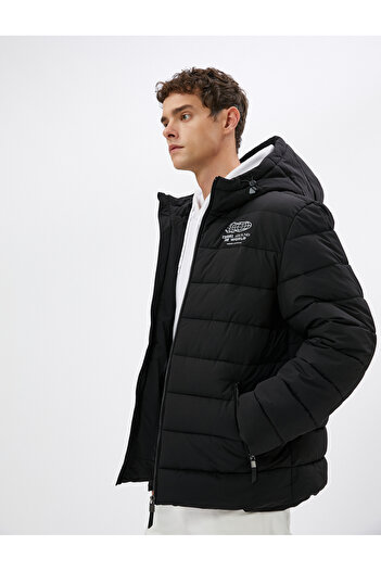 Koton Puffer Jacket Slogan s kapucí a zipem s potištěným detailem kapsy