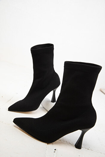 SOHO Γυναικείες μπότες ματ σατέν μαύρες - 19772 Model Bootie