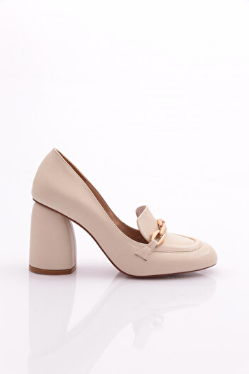 DGN 6029 Model Women's Heeled Shoes with Iron Accessories