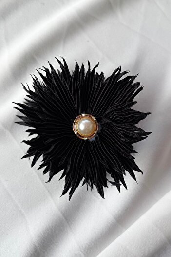 TAKIŞTIR Black Color Flower Figured Pearl Detailed Latch Buckle