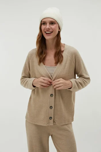 Mudo V-Neck Cardigan