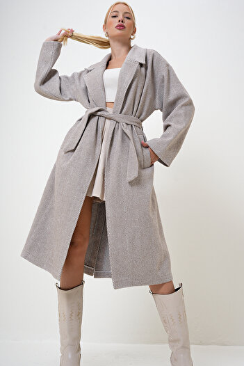 VAGGON Women's Beige Double Pocket Unlined Self Belted Stamp Coat Prm1102