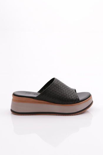 DGN 1800 Women's Slippers