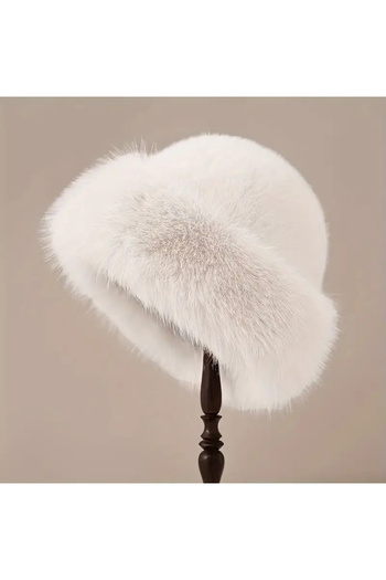 MARBERRY Ecru Faux Fur Plush Heart Women's Hat