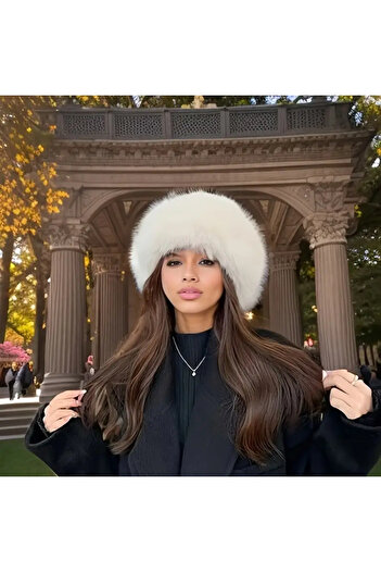 BALIENTE Ecru Faux Fur Plush Heart Women's Hat