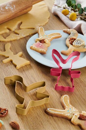 Tchibo 2 Pieces Biscuit Cutters, Pink and Yellow