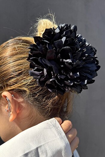 TAKIŞTIR Black Color Flower Figured Latch Buckle