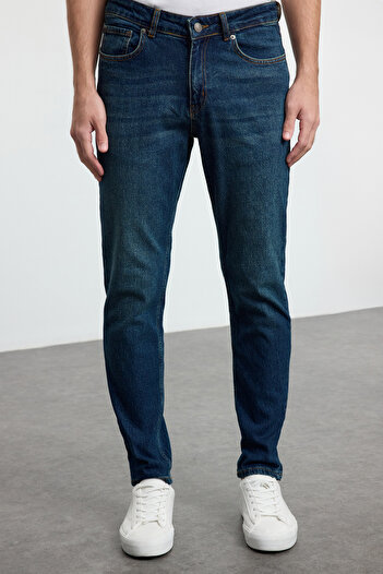Trendyol Collection Férfi Essential Fit sötétkék farmer farmer - szorongatott megjelenés, TMNAW25JE00008