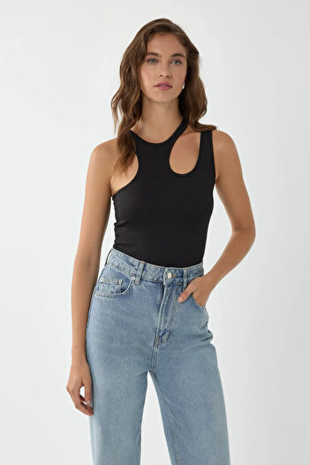Hiccup Asymmetric Collar Crop Top