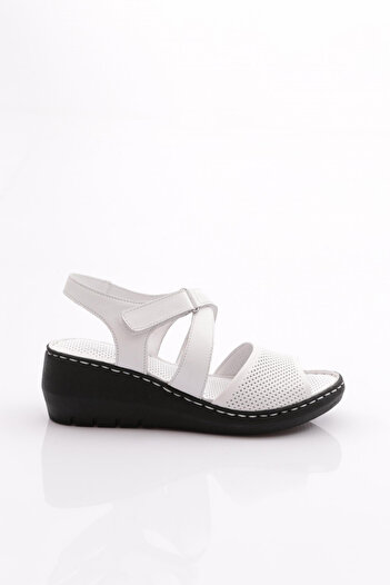 DGN 1005 Model Thick Heeled and Velcro Women's Sandals