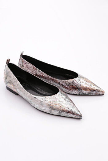 DGN Brown Pointed Toe Snake Pattern Women's Ballerinas - 2773557