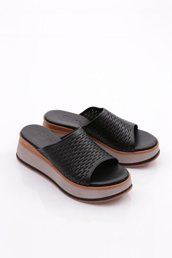 DGN 1800 Women's Slippers